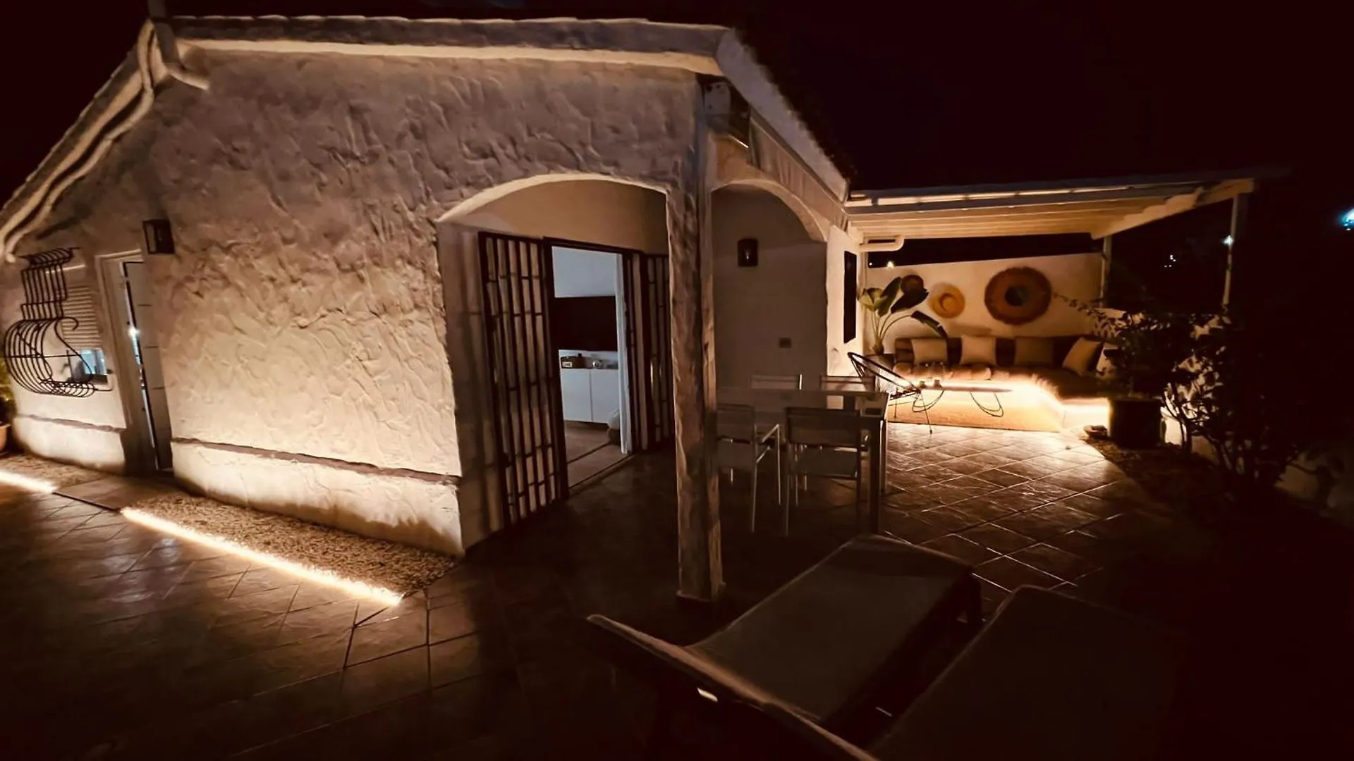 Deluxe Los Porches - By Gestion Vacacional Canarias ماسبالوماس 0*,
