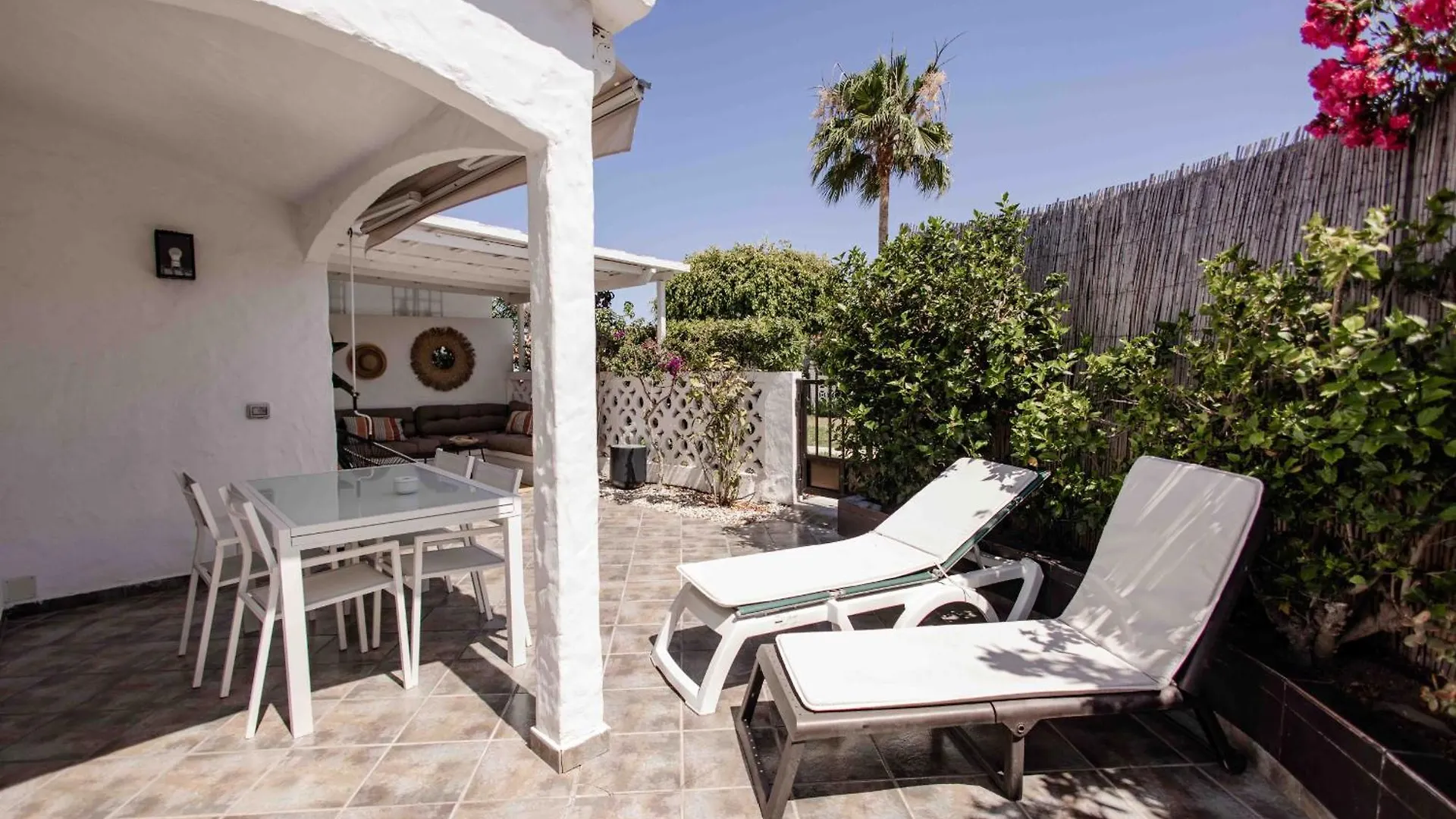 Deluxe Los Porches - By Gestion Vacacional Canarias ماسبالوماس 0*,  إسبانيا